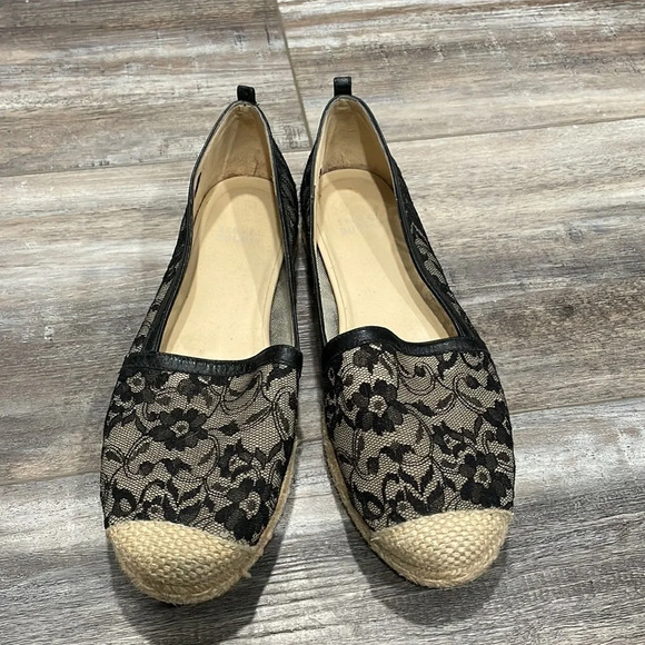 Stuart Weitzman Meshuga black lace espadrille flats - Picture 2 of 11